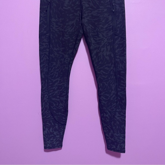 Athleta Leggings‎ Women’s Size Small Black Lynx Rainier Printed Tight Reflective - Picture 7 of 13